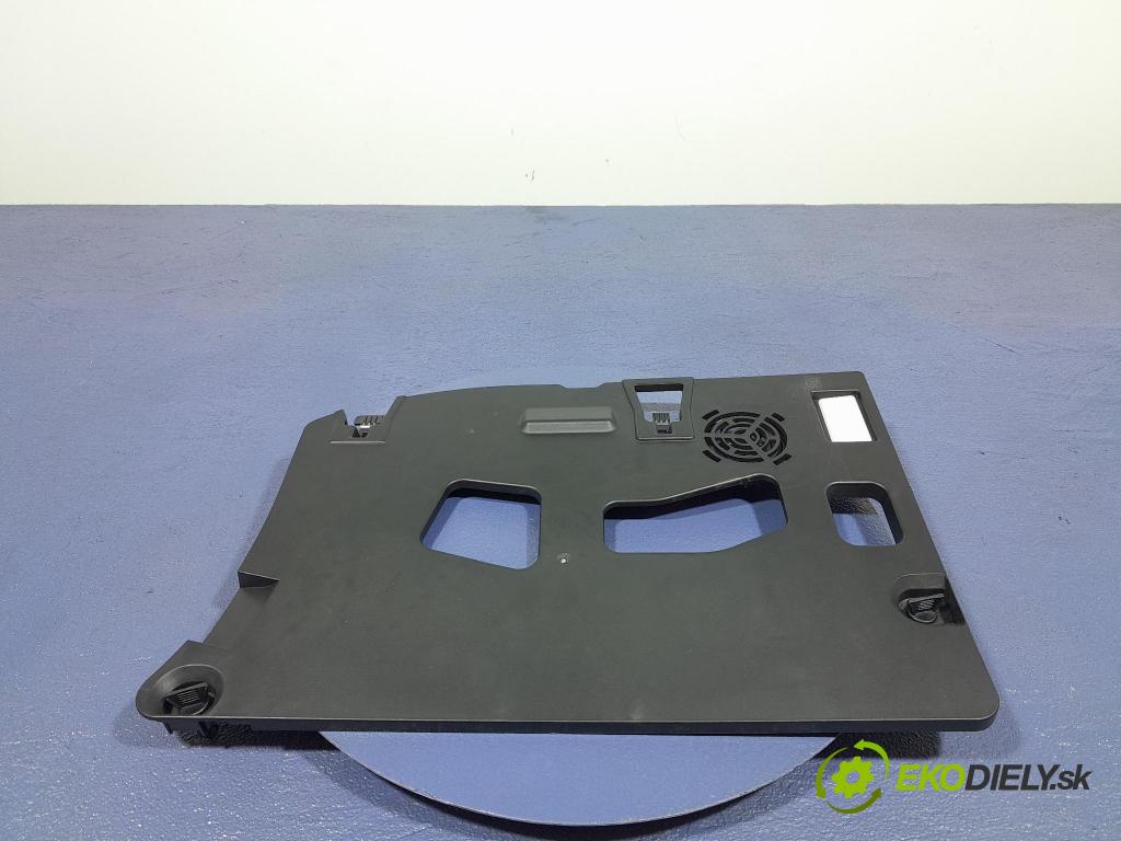 Bmw Seria 2 2021 kryt Plast: Interiéry: 6823295