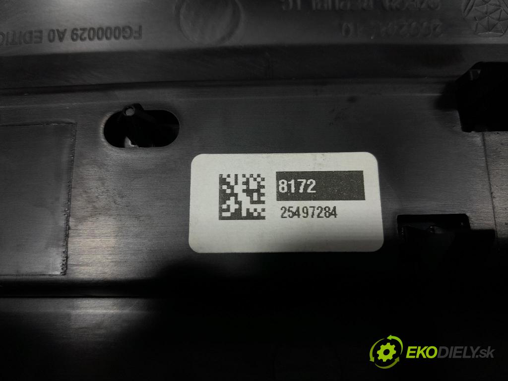 Bmw Seria 2 2021 kryt Plast: Interiéry: 7489947