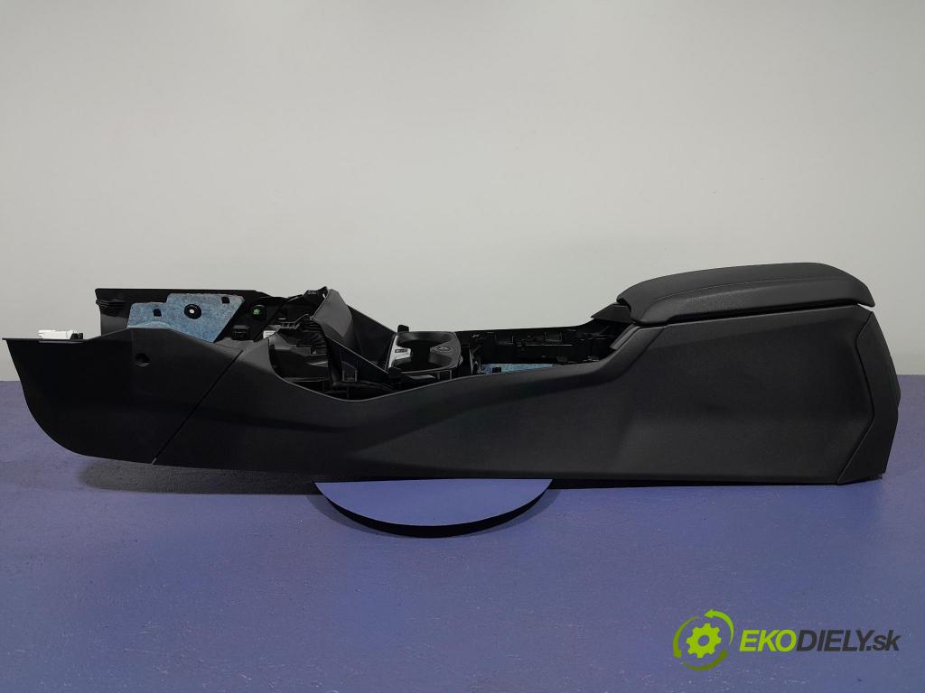 Bmw Seria 2 2021 loketní opěrka