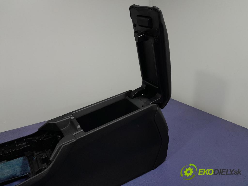 Bmw Seria 2 2021 loketní opěrka