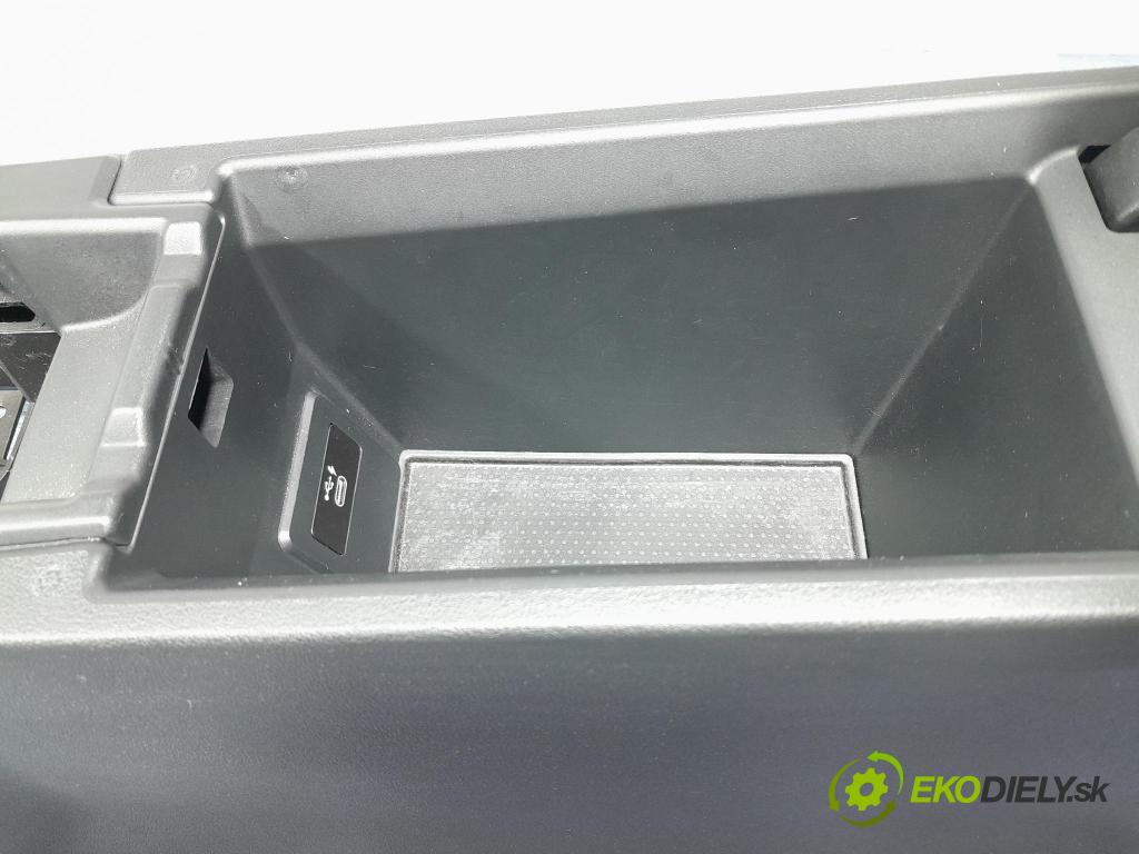 Bmw Seria 2 2021 loketní opěrka