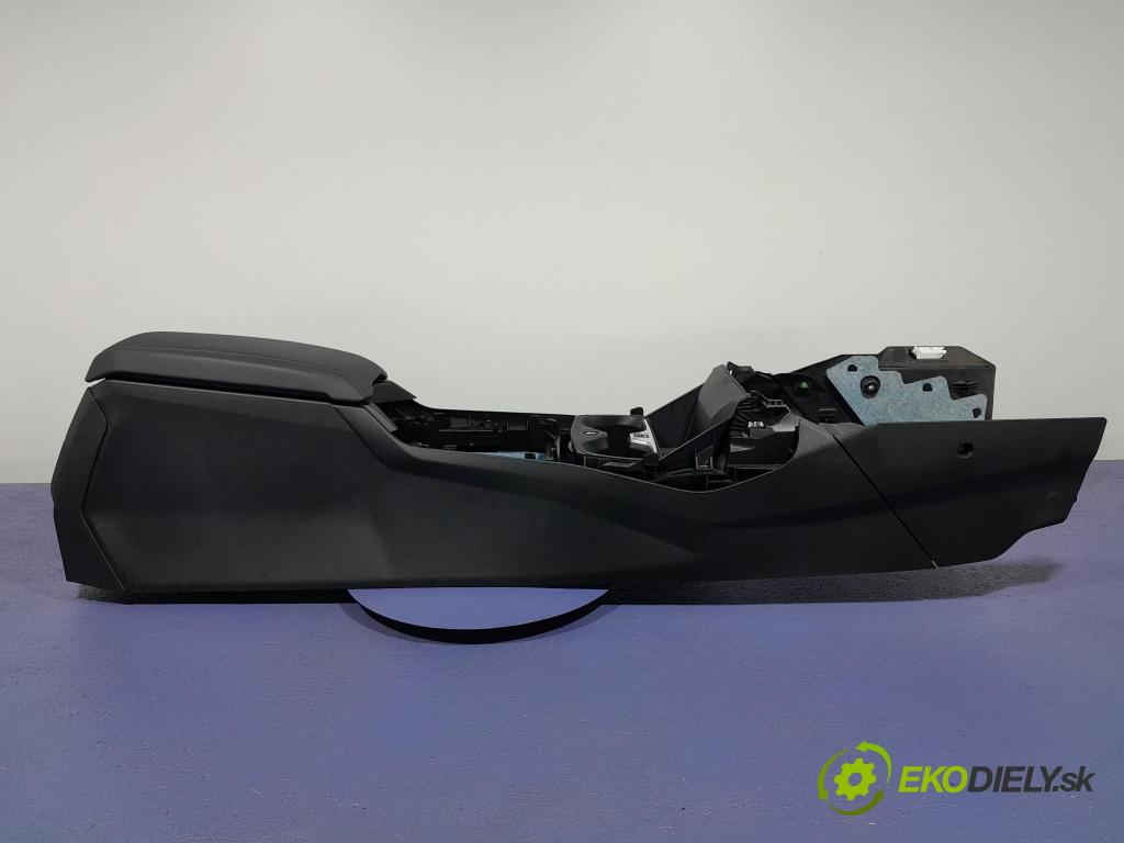 Bmw Seria 2 2021 loketní opěrka