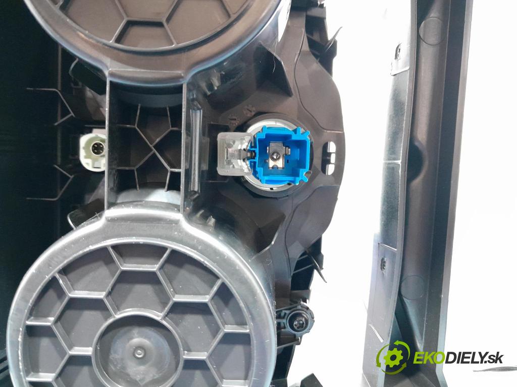 Bmw Seria 2 2021 loketní opěrka