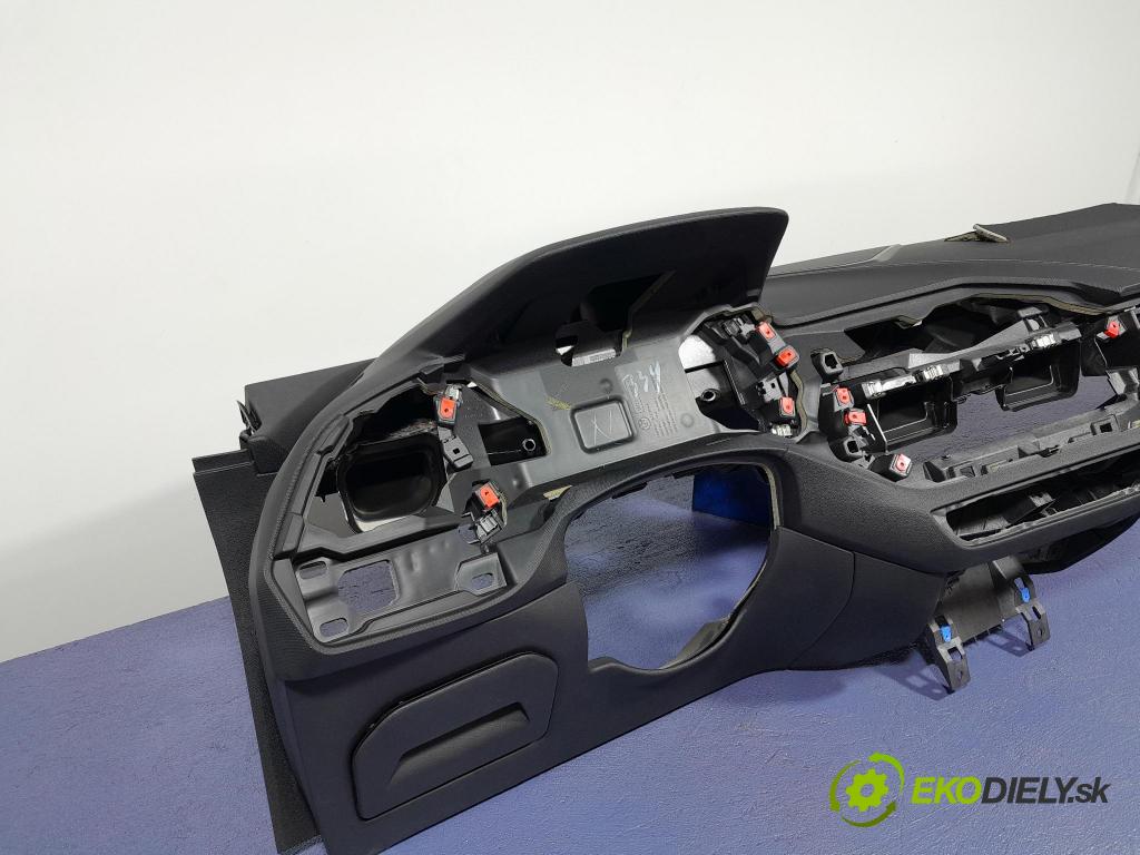 Bmw Seria 2 2021 kokpit,pristrojová doska