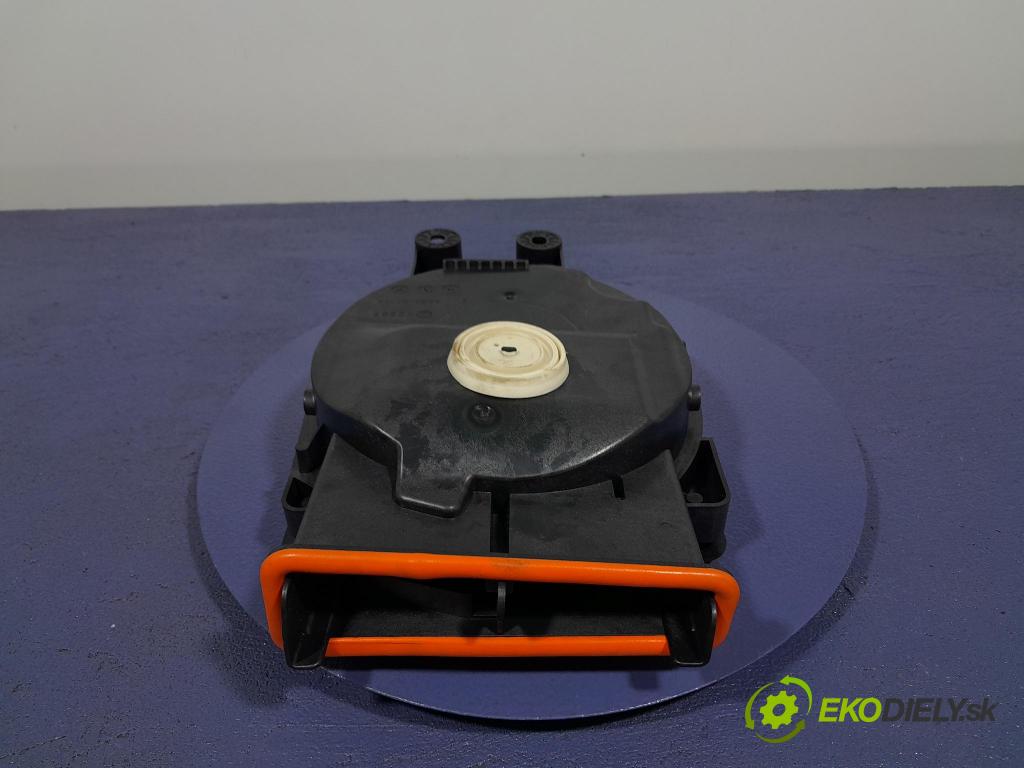 Bmw Seria 2 2021 Reproduktor / Subwoofer: 7928000