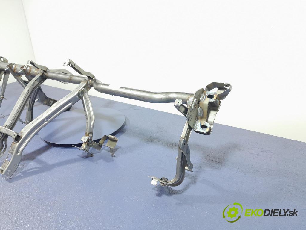 Bmw Seria 2 2021 kokpit,pristrojová doska 6823064