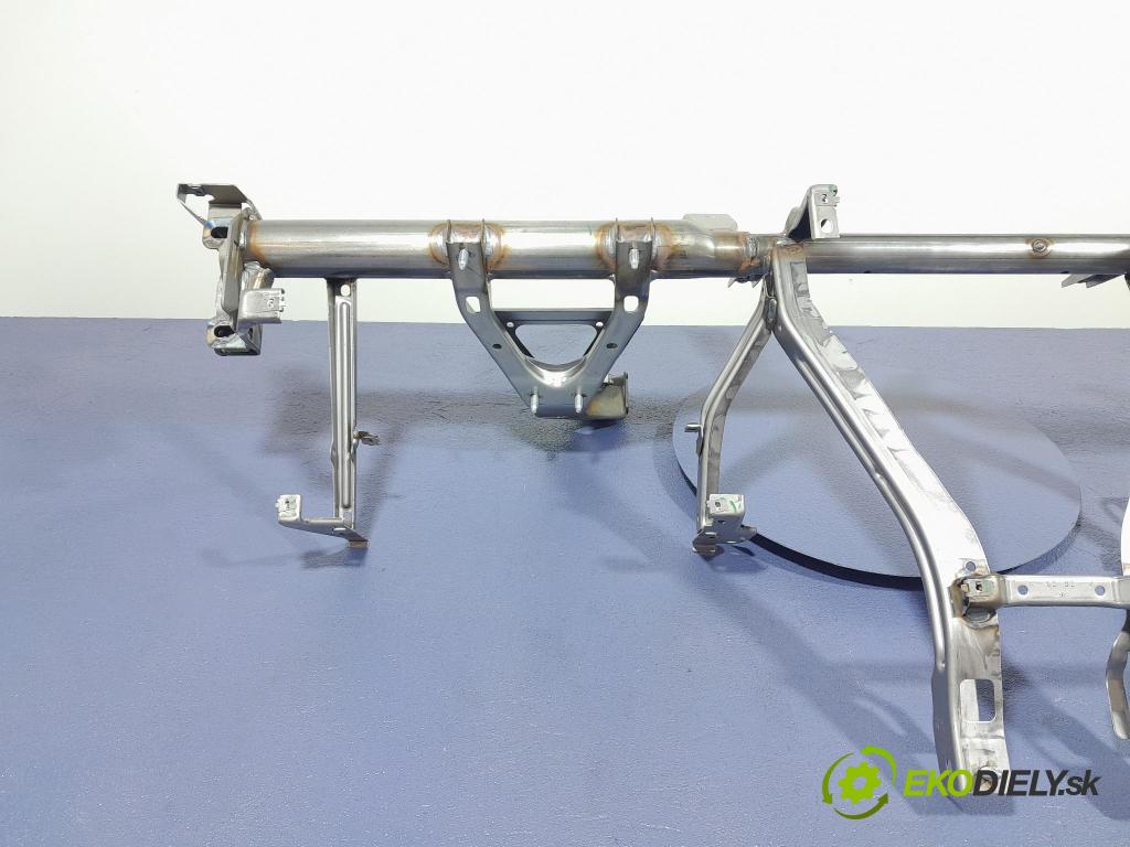 Bmw Seria 2 2021 kokpit,pristrojová doska 6823064