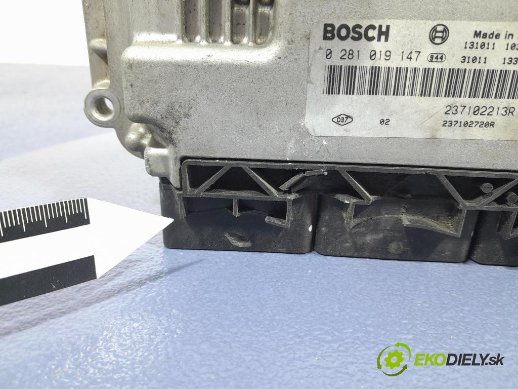 Renault Clio 2014 riadiaca jednotka Motor: 237102213R