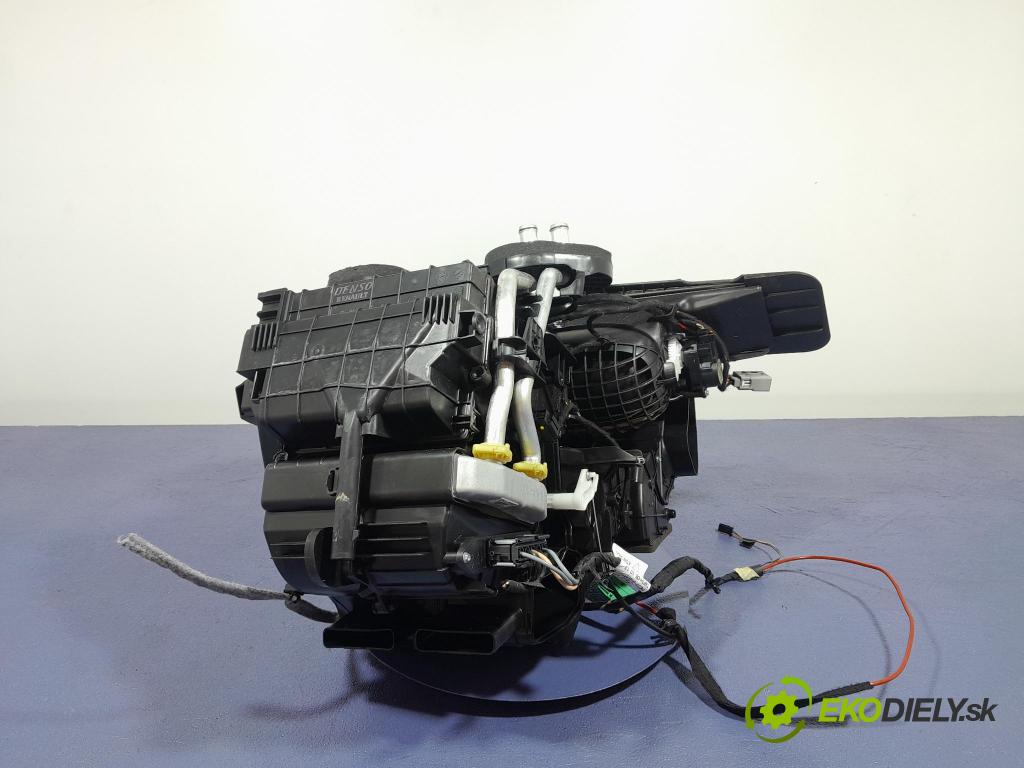 Renault Clio 2014 radiátor 272706523R