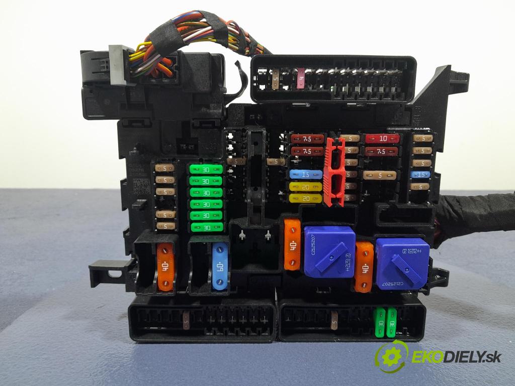 Bmw Seria 2 2021 skrinka Poistky: 9360501