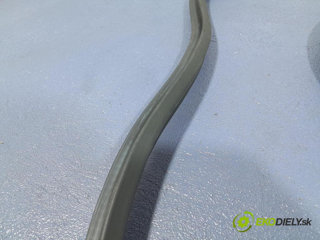 Bmw Seria 2 2021 Těsnění: dveře 7483099