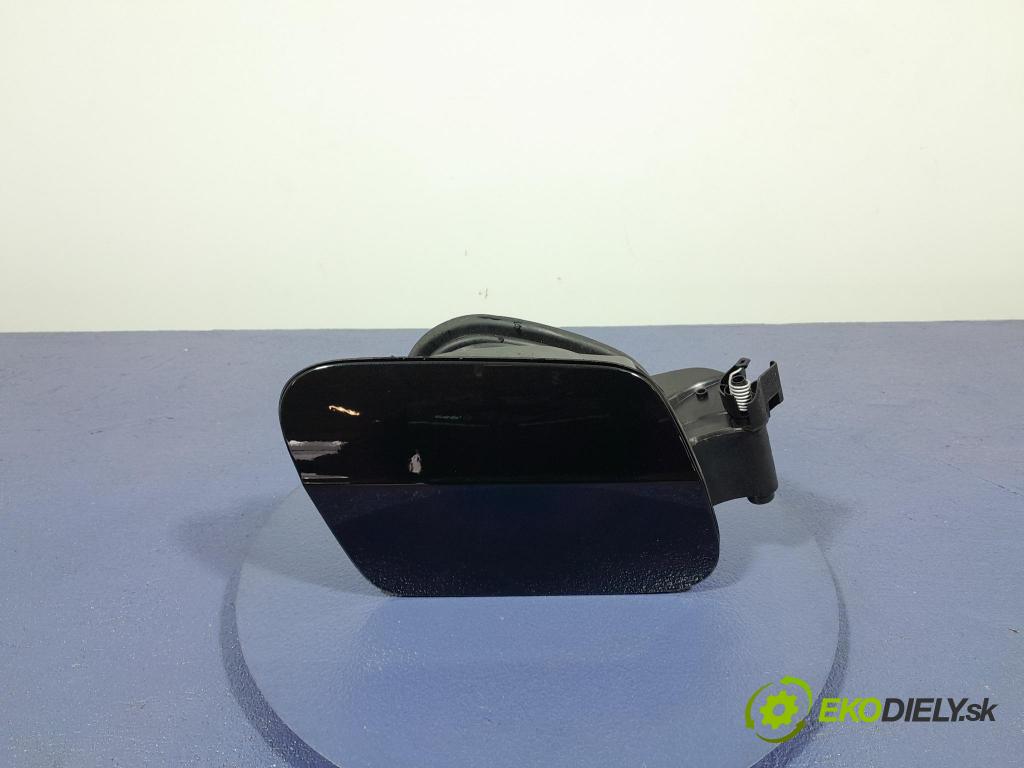 Bmw Seria 2 2021 Klapka nádrže paliva 7487255