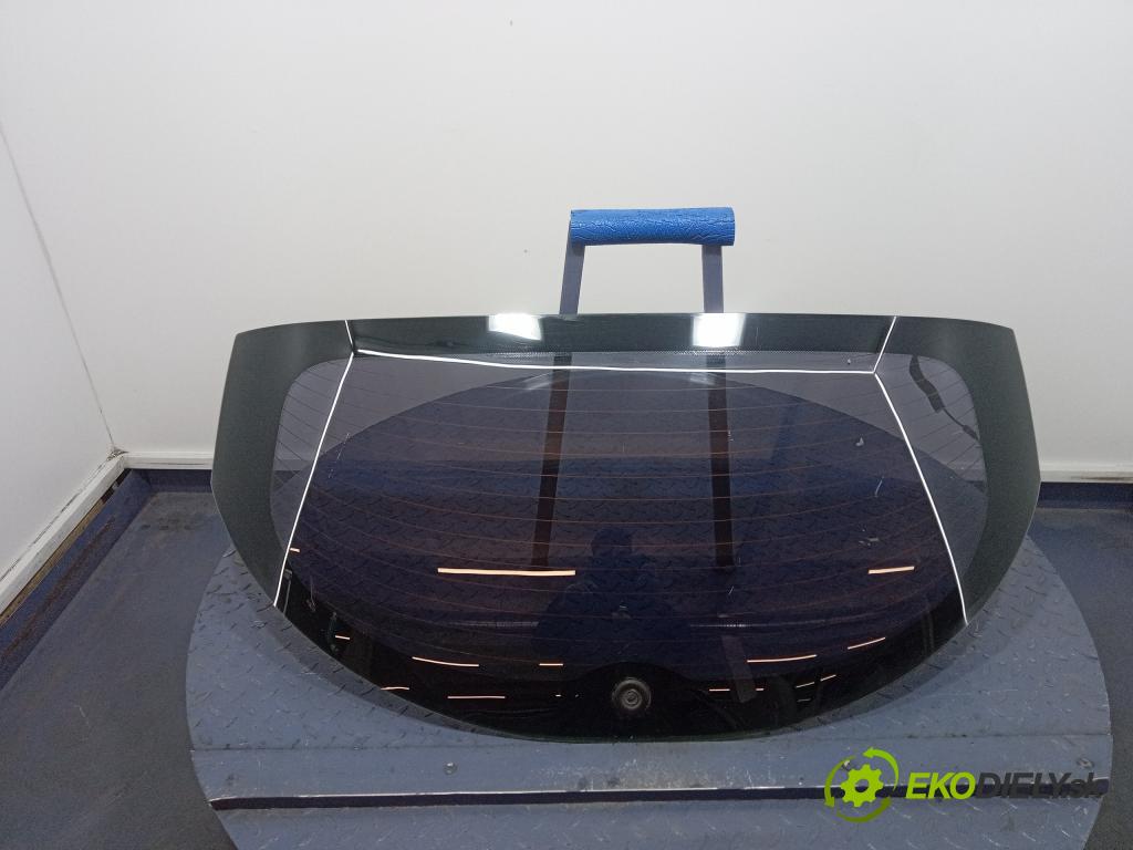 Renault Megane 2009 sklo zadna 01