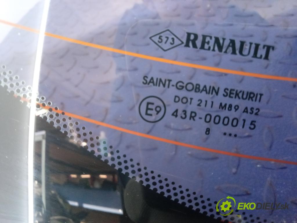 Renault Megane 2009 sklo zadna 01