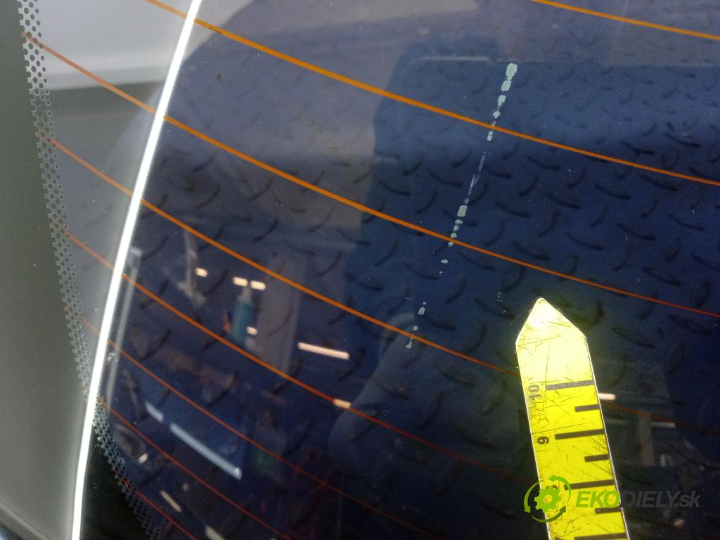 Renault Megane 2009 sklo zadna 01