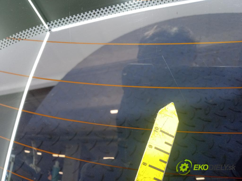 Renault Megane 2009 sklo zadna 01