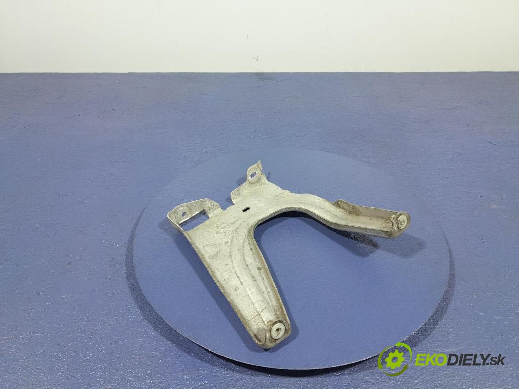 Bmw Seria 2 2021 kryt Plast: podvozek: 7436700