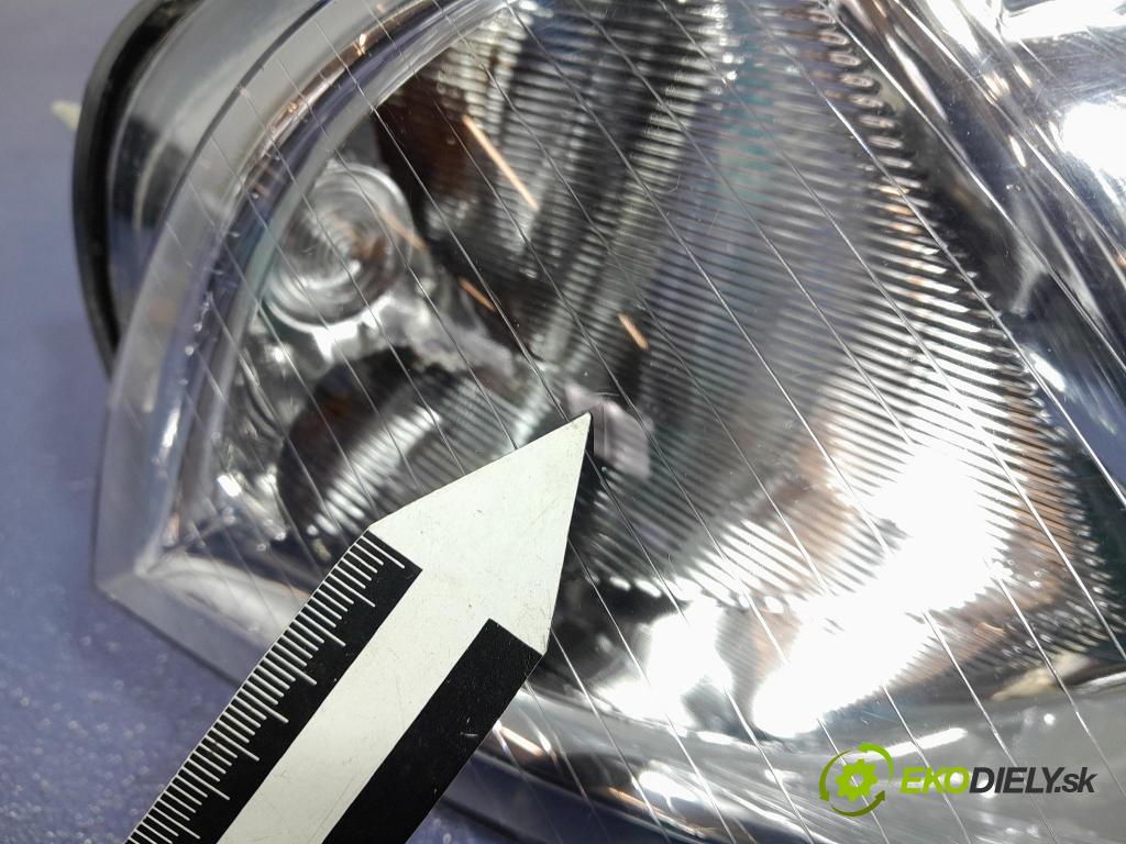 Vw Passat 2004 Reflektor: v pravo: