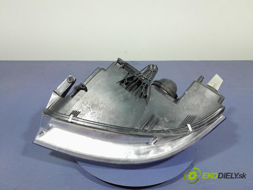 Vw Passat 2004 Reflektor: v pravo: