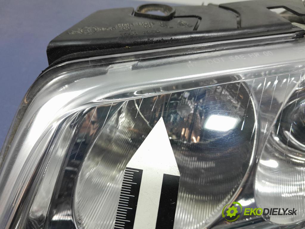 Vw Passat 2004 Reflektor: Vľavo: