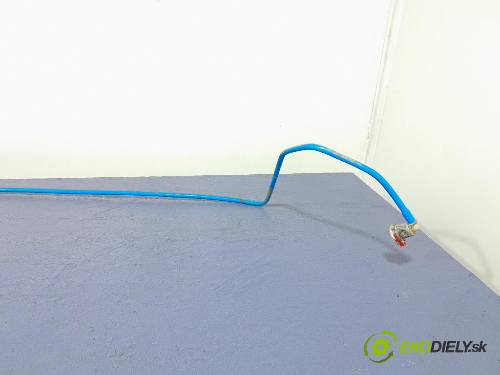 Bmw Seria 2 2021 rúrka paliva 7300617