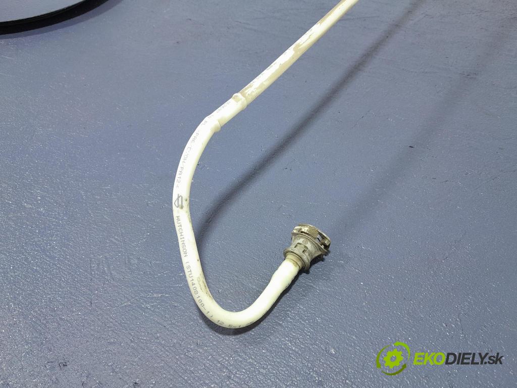 Bmw Seria 2 2021 rúrka paliva 7300625