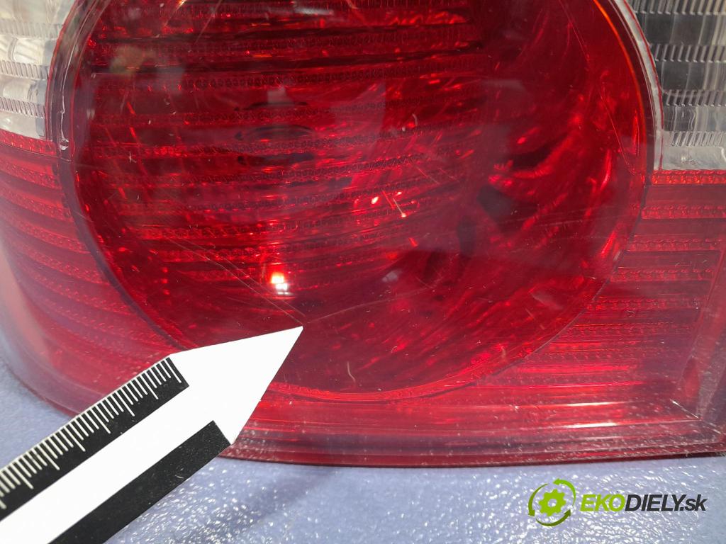 Vw Passat 2004 svetlo / reflektor zad ľavá Vonkajsia: