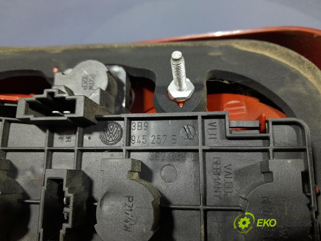 Vw Passat 2004 svetlo / reflektor zad ľavá Vonkajsia: