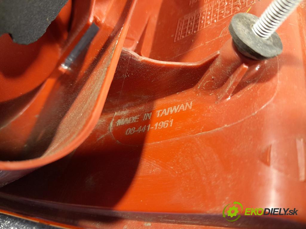 Vw Passat 2004 světlo Zad: levá Mimo: 