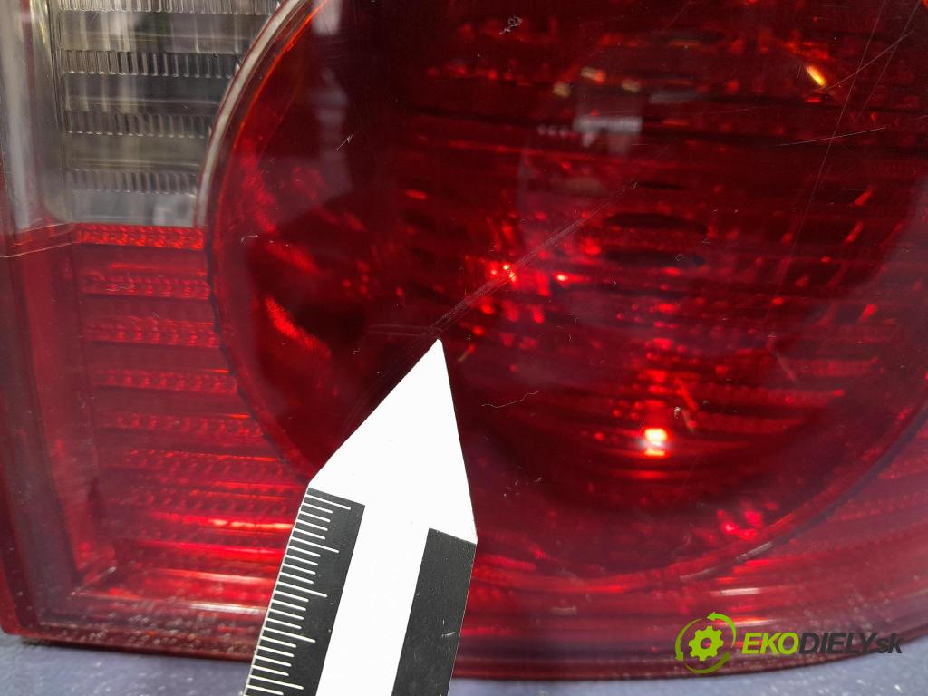 Vw Passat 2004 svetlo / reflektor zad Prava: Vonkajsia: