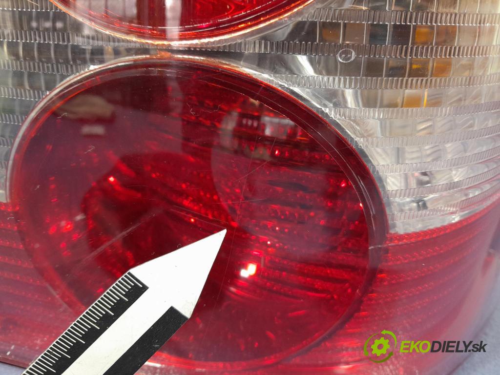 Vw Passat 2004 svetlo / reflektor zad Prava: Vonkajsia: