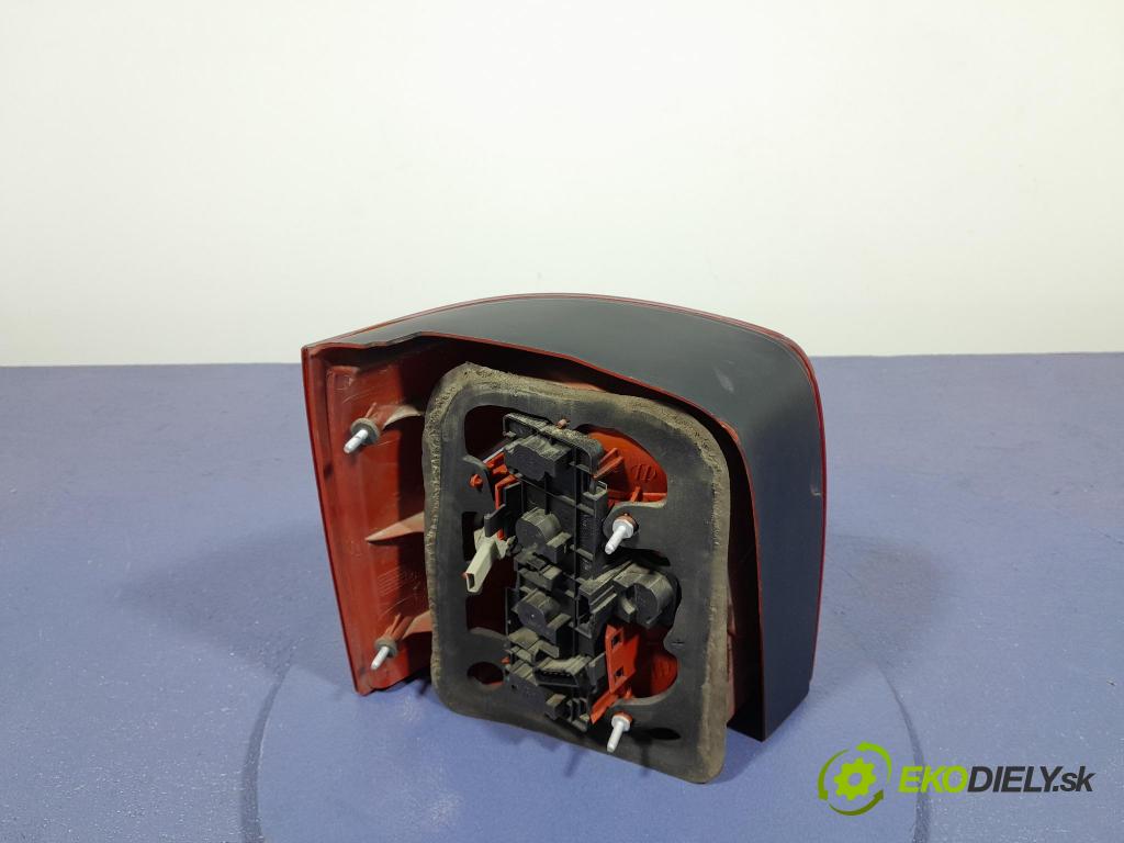 Vw Passat 2004 svetlo / reflektor zad Prava: Vonkajsia: