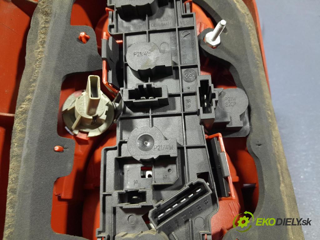 Vw Passat 2004 svetlo / reflektor zad Prava: Vonkajsia: