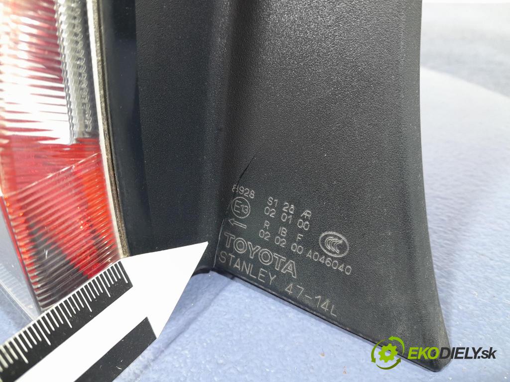 Toyota Prius 2007 svetlo / reflektor zad ľavá Vonkajsia: A046040