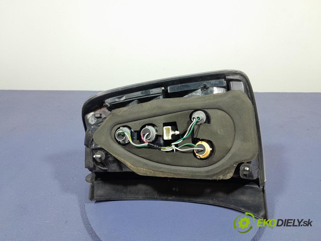 Toyota Prius 2007 svetlo / reflektor zad ľavá Vonkajsia: A046040