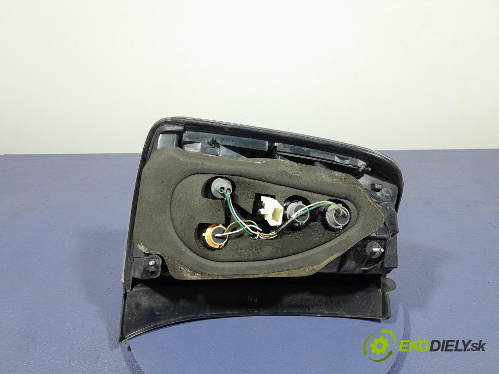 Toyota Prius 2007 svetlo / reflektor zad Prava: Vonkajsia: A046040