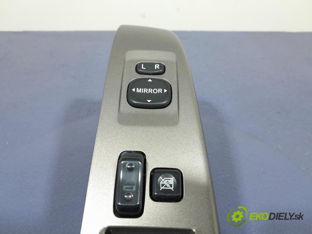 Toyota Prius 2007 prepínač Okná: 84820-47050