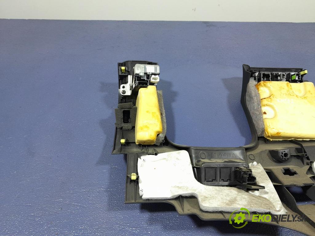 Toyota Prius 2007 kryt Plast: Interiéry: 55045-4707