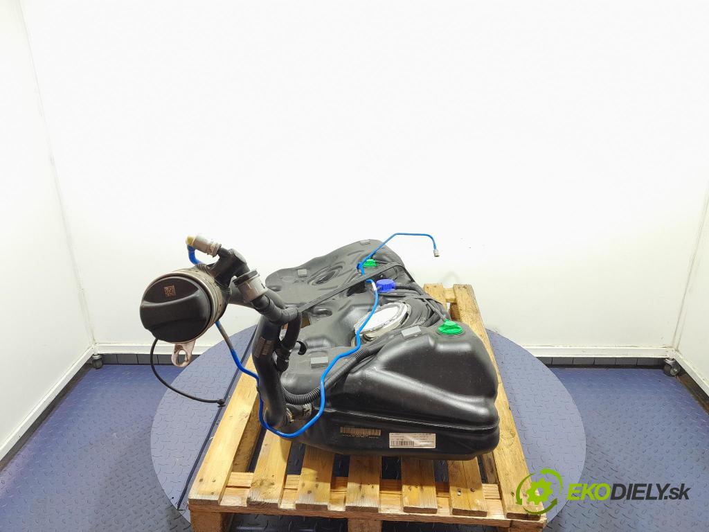 Bmw Seria 2 2021 Nádrž: paliva 7465135