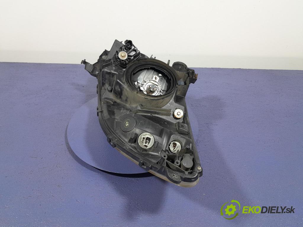 Toyota Prius 2007 Reflektor: v pravo: