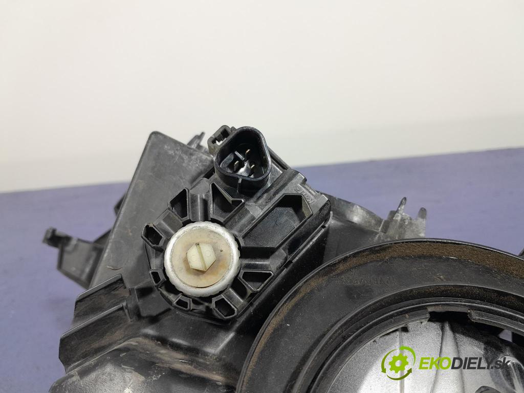 Toyota Prius 2007 Reflektor: v pravo: