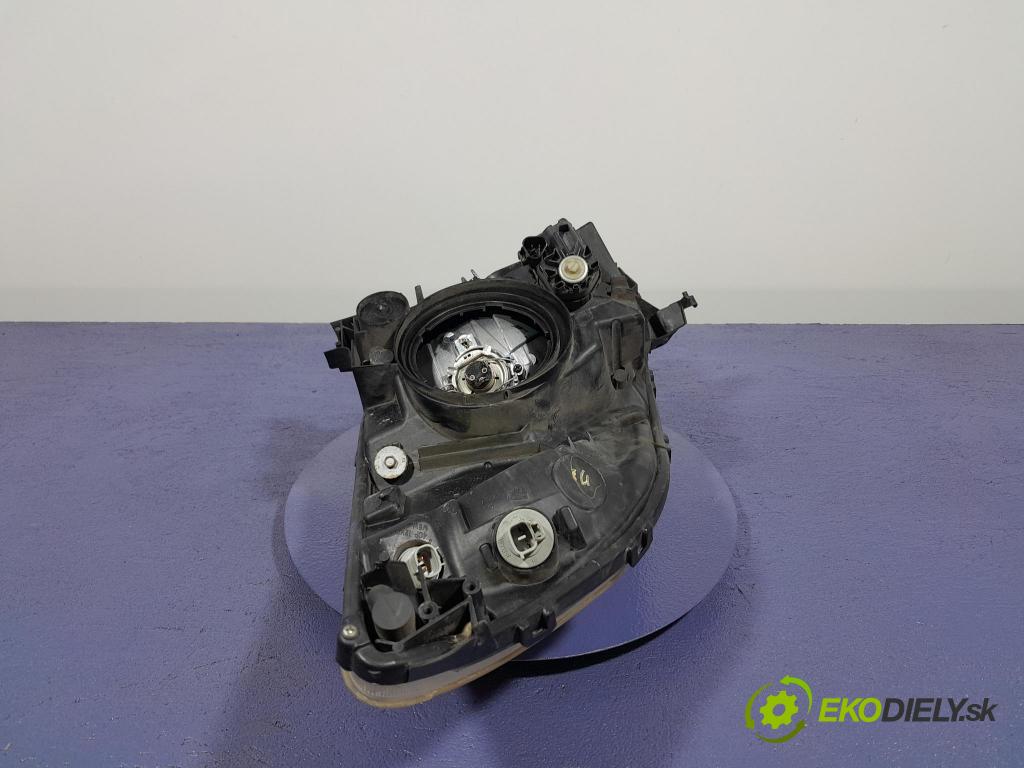 Toyota Prius 2007 Reflektor: Vľavo: