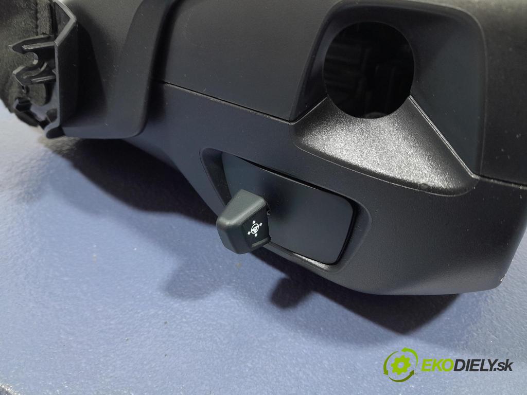 Bmw M5 2019 kryt Plast: Interiéry: 9329536