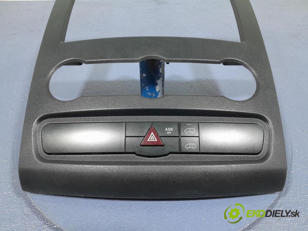 Mercedes Sprinter 2016 kryt Plast: Interiéry: A9066800017