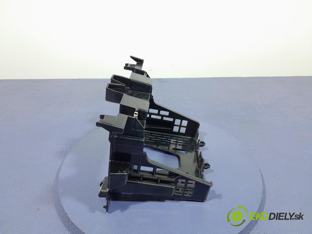 Mercedes Sprinter 2016 kryt Plast: Interiéry: A9066891931