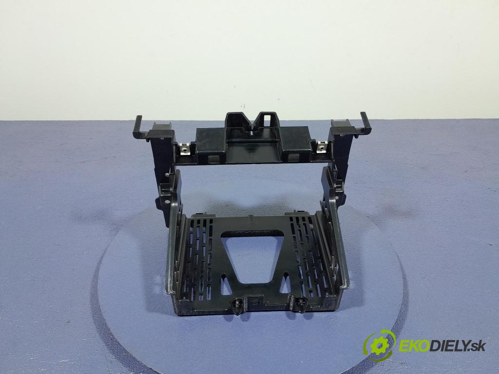 Mercedes Sprinter 2016 kryt Plast: Interiéry: A9066891931