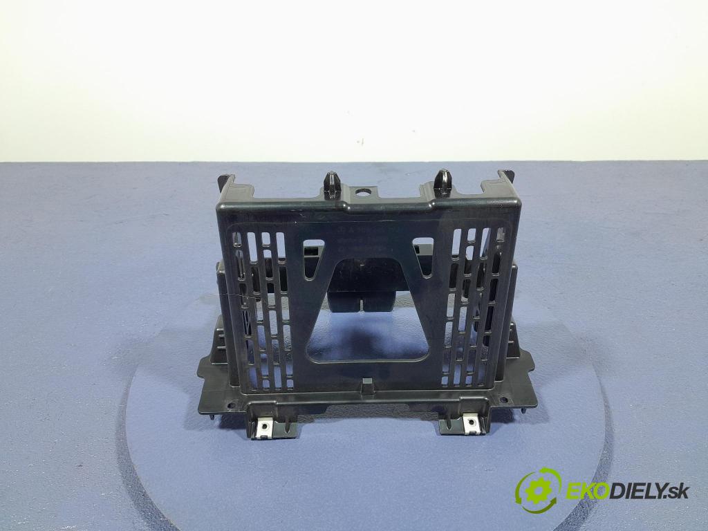 Mercedes Sprinter 2016 kryt Plast: Interiéry: A9066891931