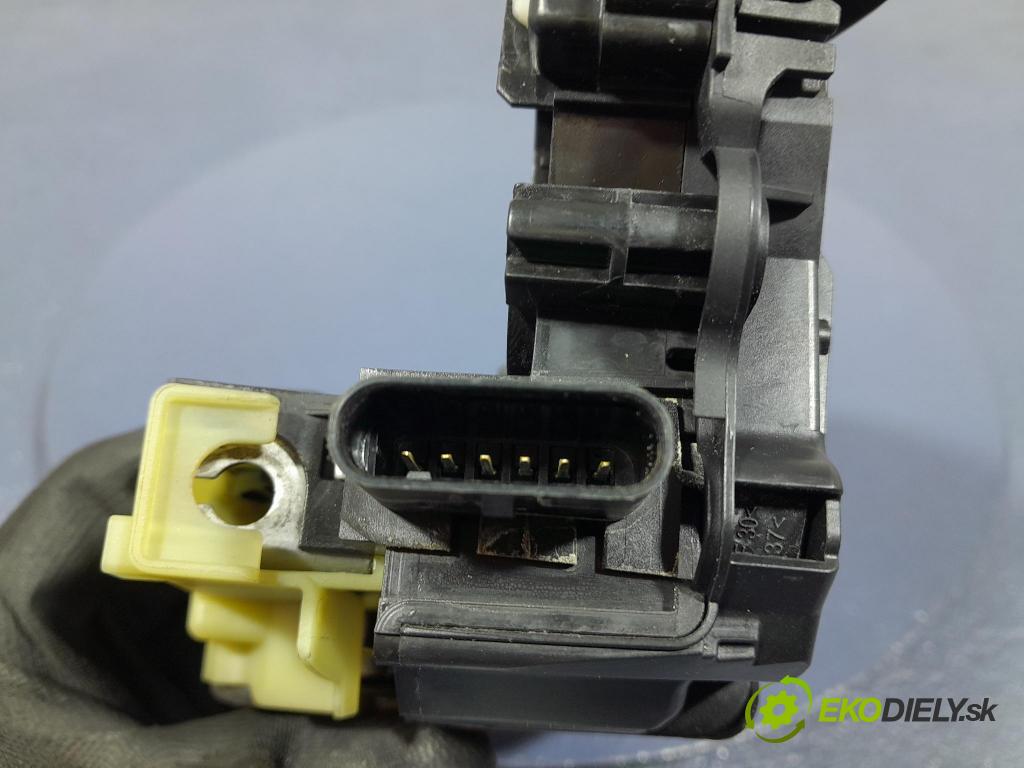 Bmw M5 2019 zámok dvere Predné v pravo: 7477702