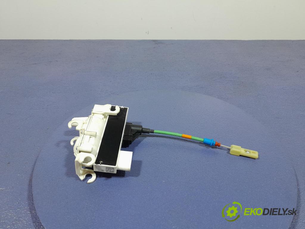 Bmw M5 2019 zámok dvere Predné v pravo: 7480740