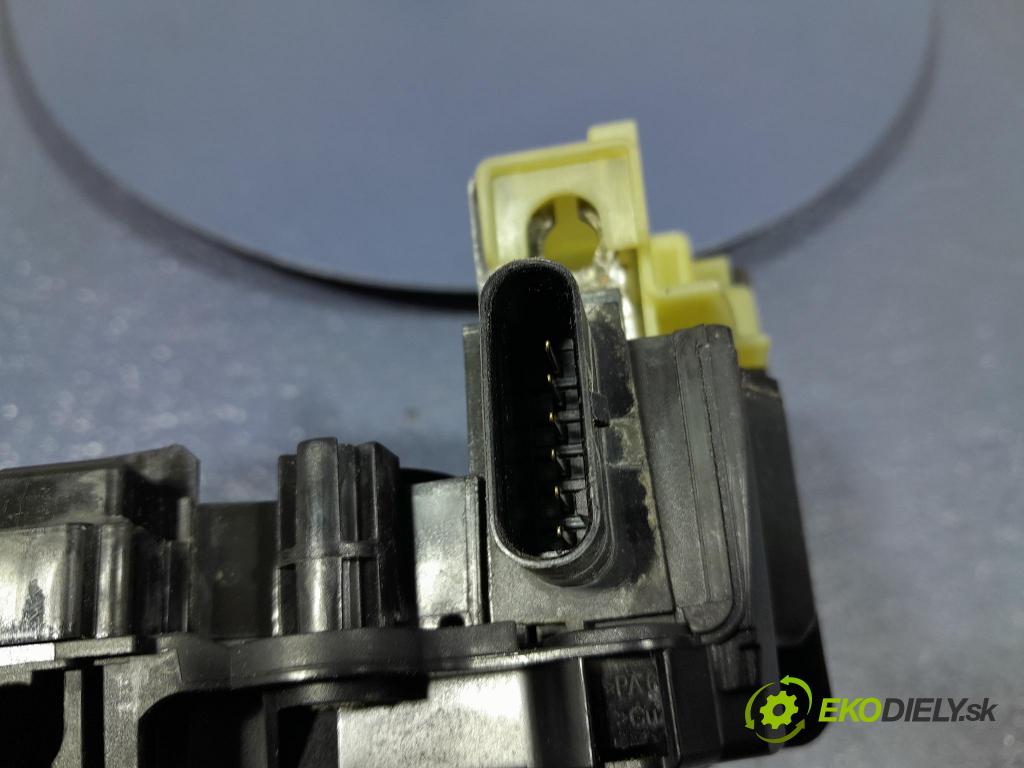 Bmw M5 2019 zámek dveře před Levý: 7477699